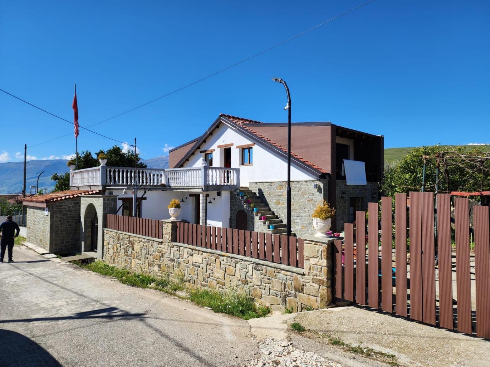 Villa Shuaipaj Saraqinishte Exterior photo